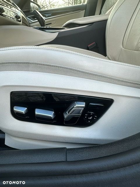 BMW Seria 5 530d xDrive M Sport sport - 12