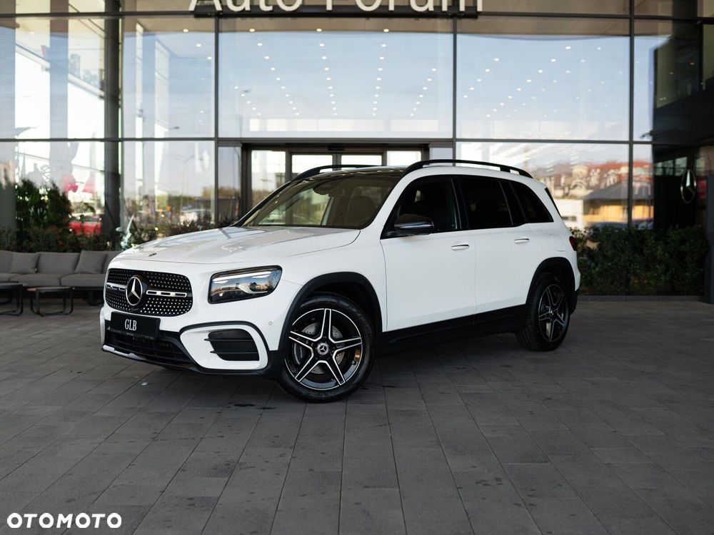 Mercedes-Benz GLB - 1