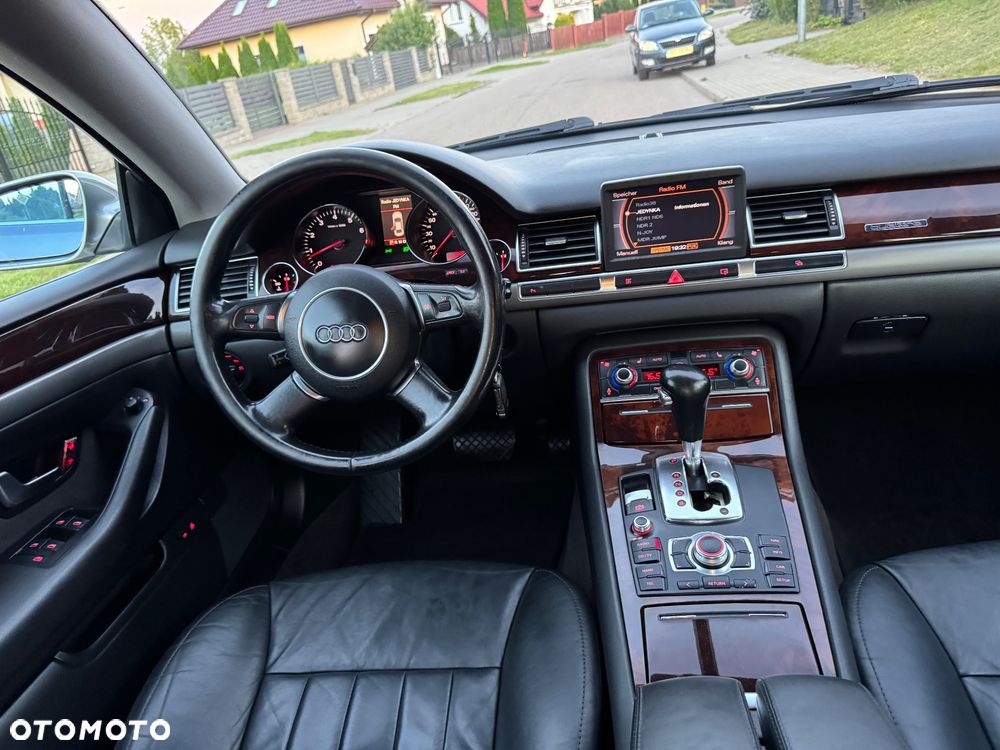Audi A8 4.2 Quattro - 17