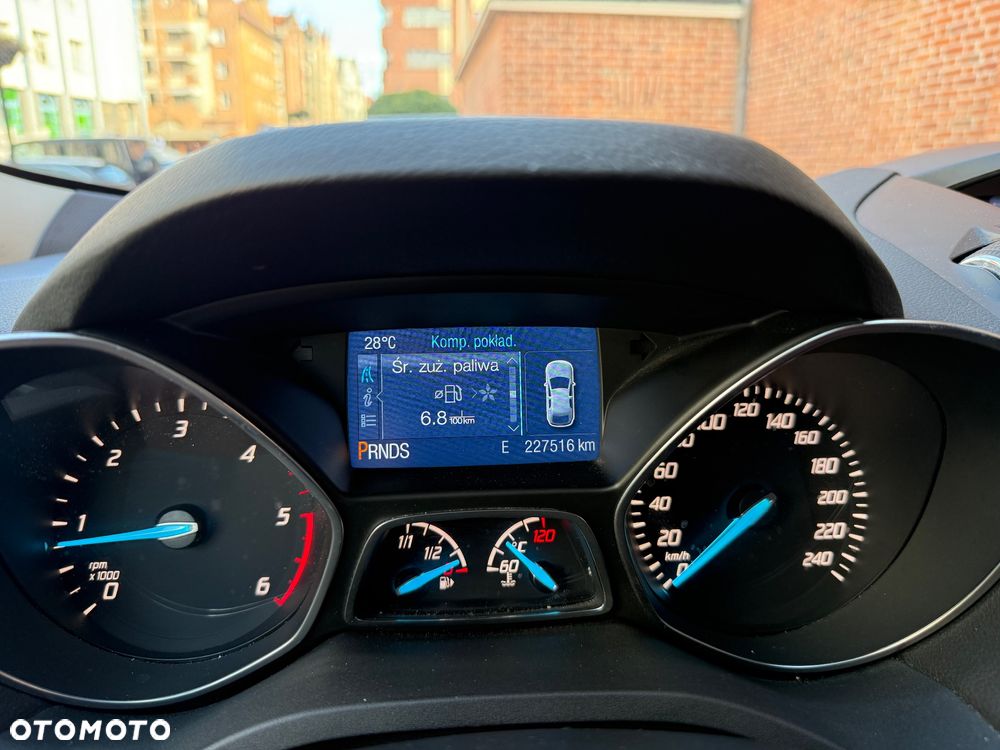Ford Kuga - 11