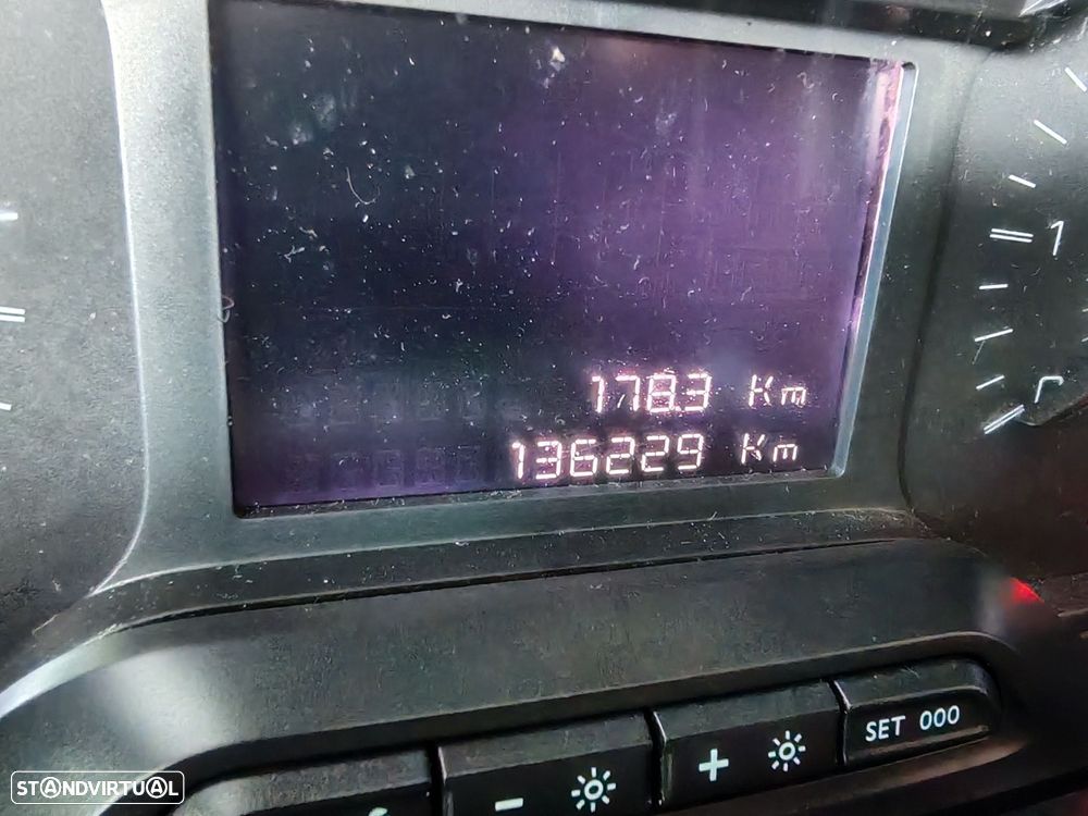 Peugeot Partner 1.5 BlueHDi Premium Longa - 17