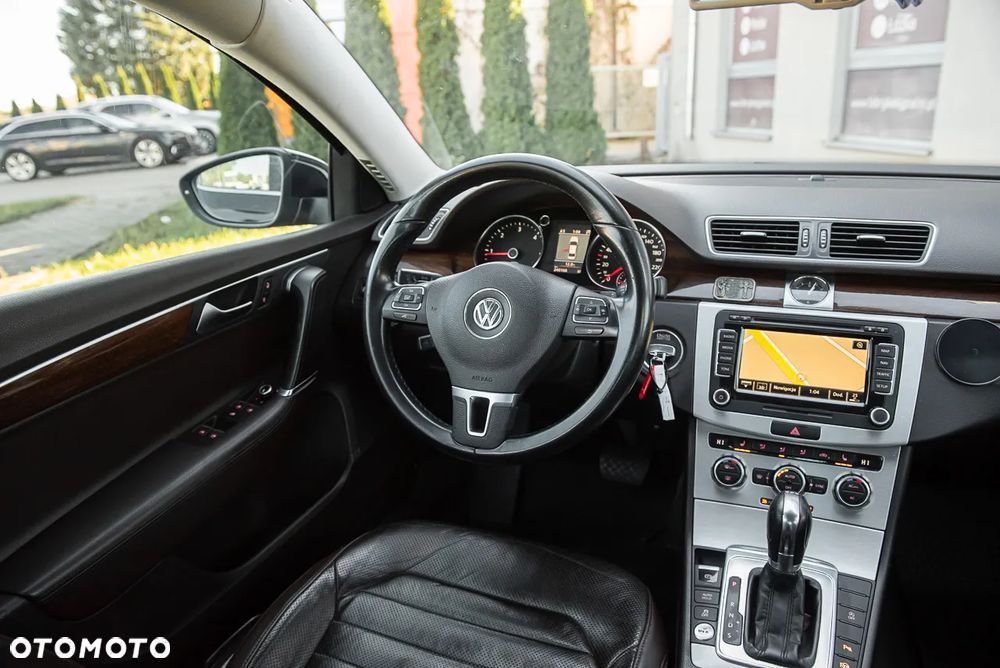 Volkswagen Passat - 27