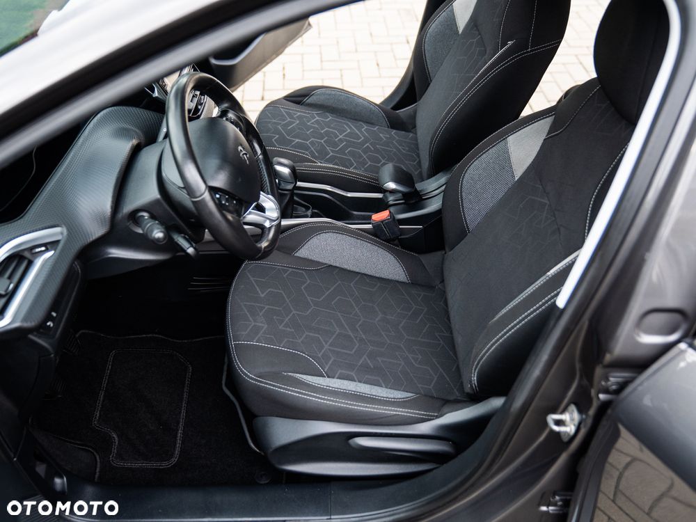 Peugeot 2008 1.2 Pure Tech Active - 22