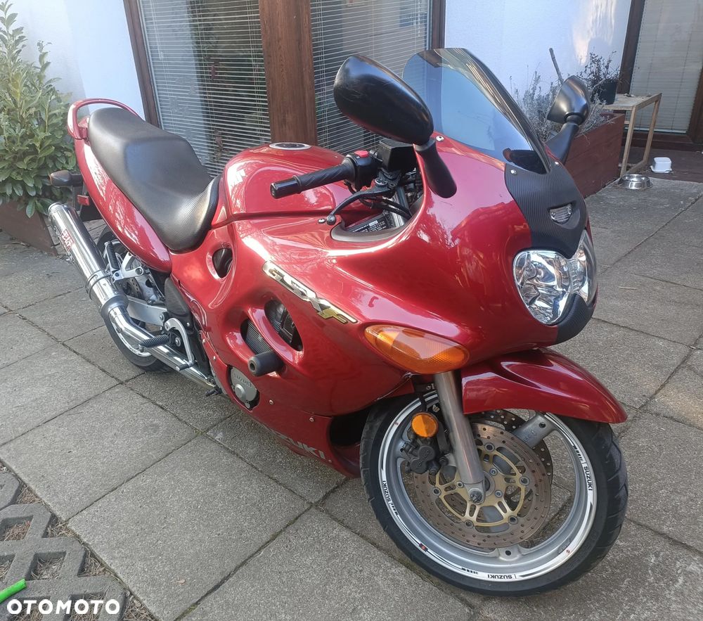 Suzuki GSX - 8