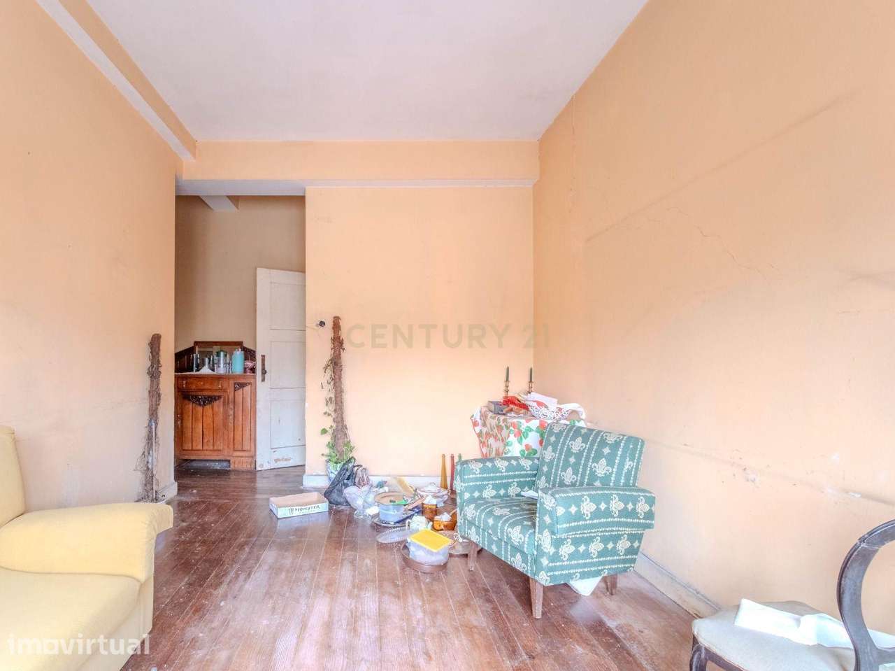 Apartamento T3 para remodelar | Possibilidade de 2 T1 | Centro do Port - Grande imagem: 2/15