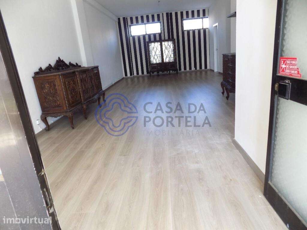 Loja para Arrendamento -Próximo ao Metro-Hospital Santos Silva. - Grande imagem: 4/9
