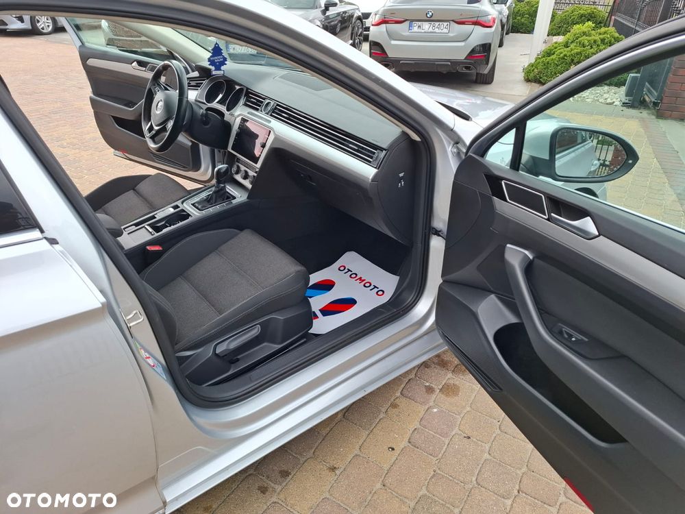 Volkswagen Passat 2.0 TDI SCR DSG Highline - 13