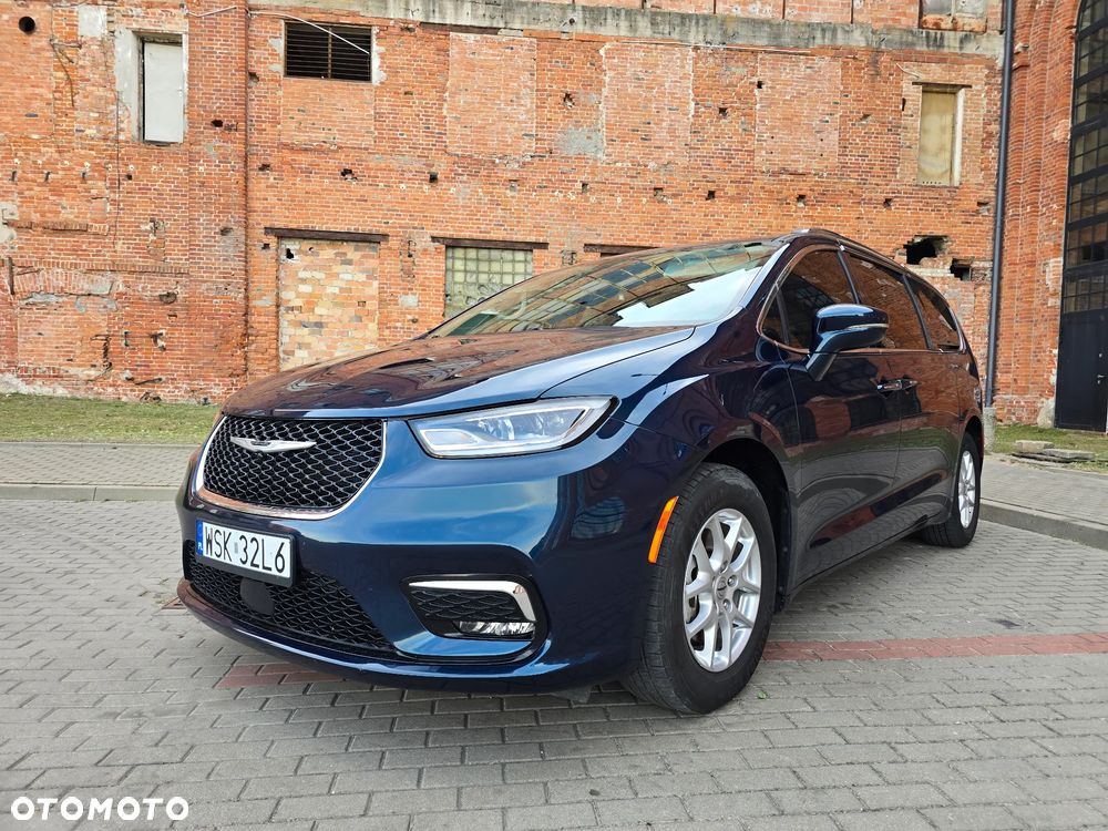 Chrysler Pacifica - 1