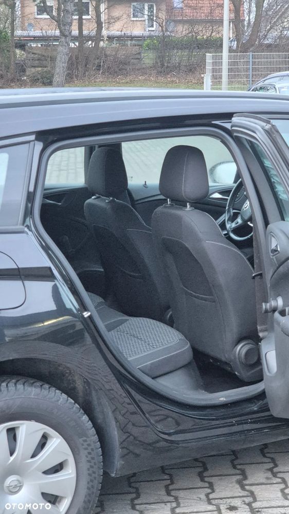 Opel Astra 1.6 CDTI Essentia - 10