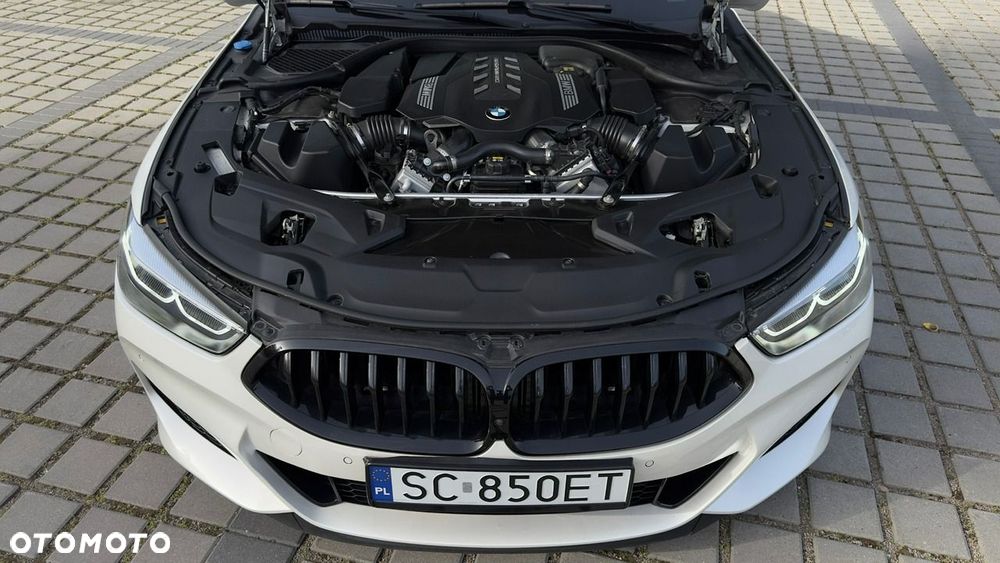 BMW Seria 8 - 36