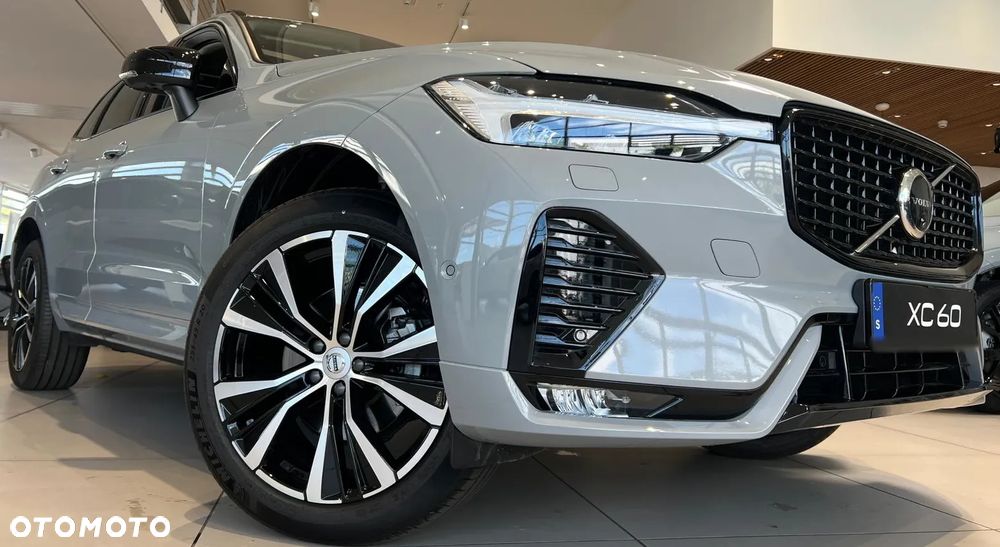 Volvo XC 60 B5 B AWD Plus Black Edition - 3