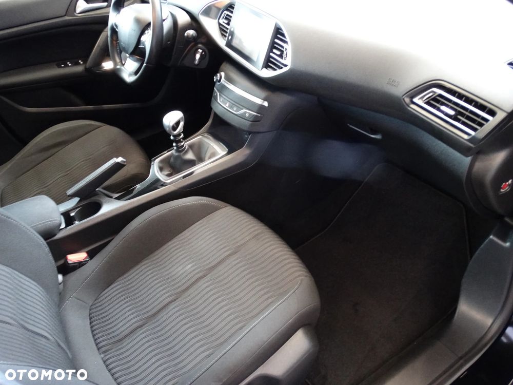Peugeot 308 PureTech 130 Stop & Start Style - 8