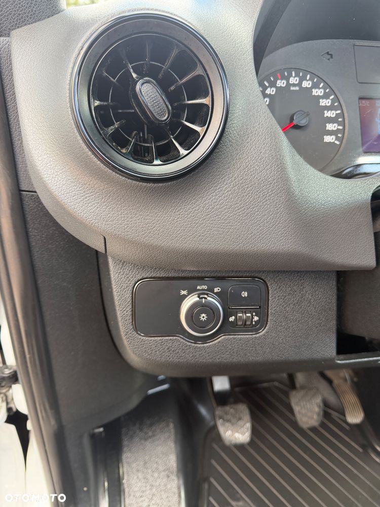 Mercedes-Benz Sprinter - 38