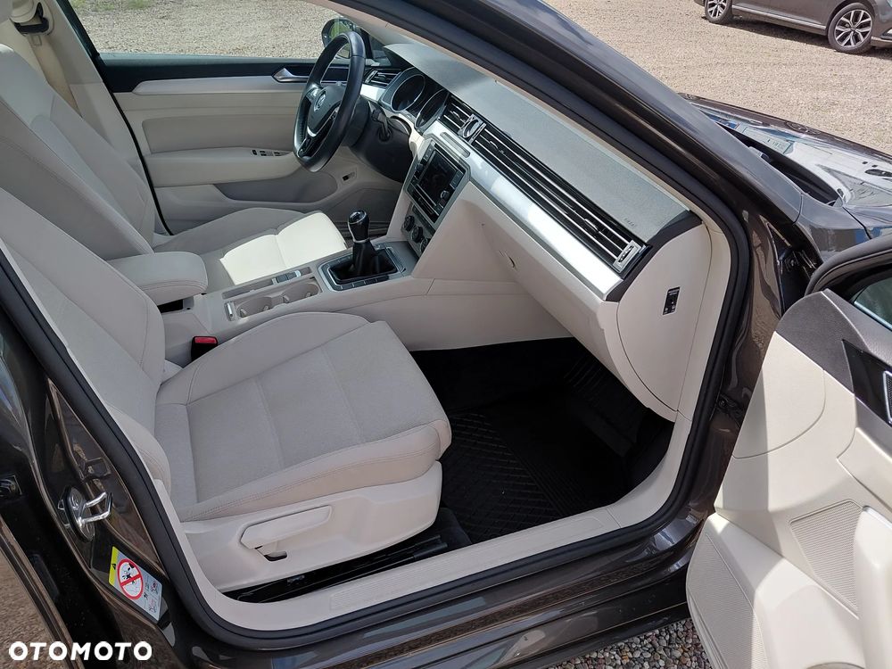 Volkswagen Passat 1.8 TSI BMT Comfortline - 8