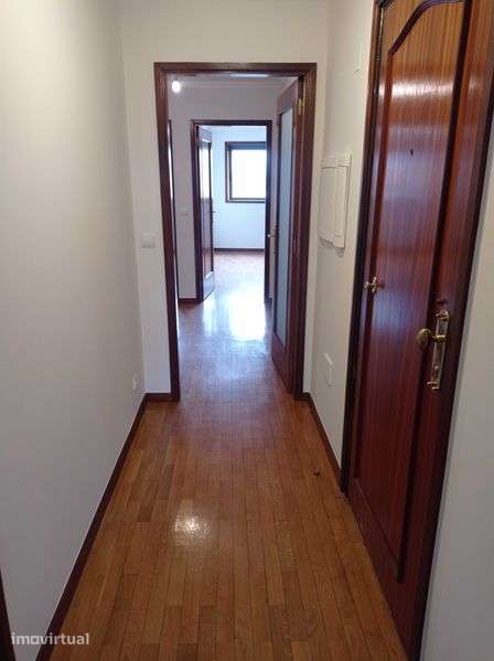 Apartamento T2 à venda na Rua da Santana - Grande imagem: 4/12
