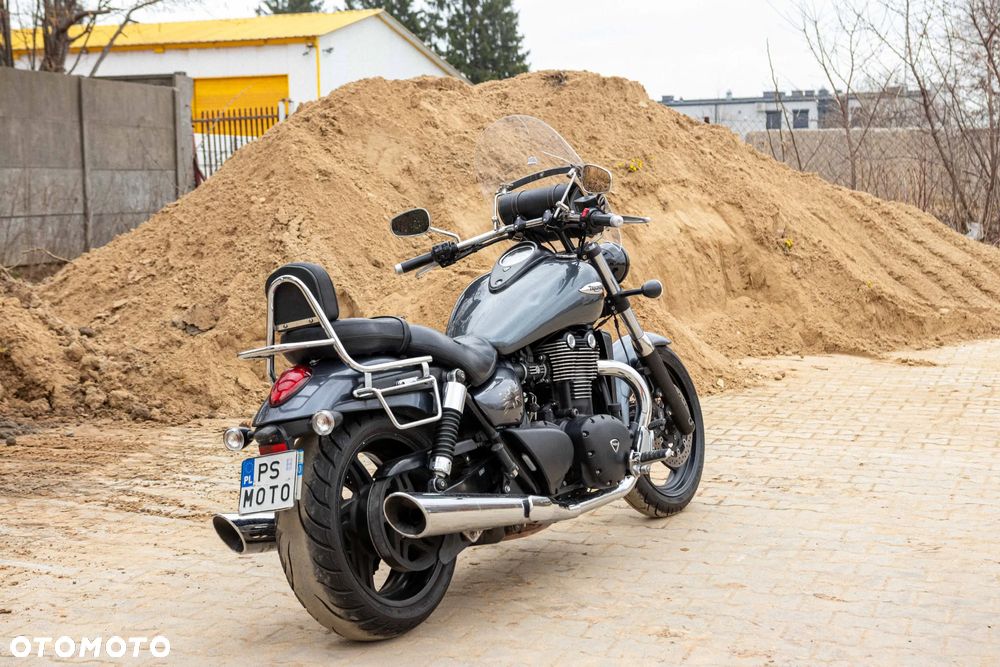 Triumph Thunderbird - 6