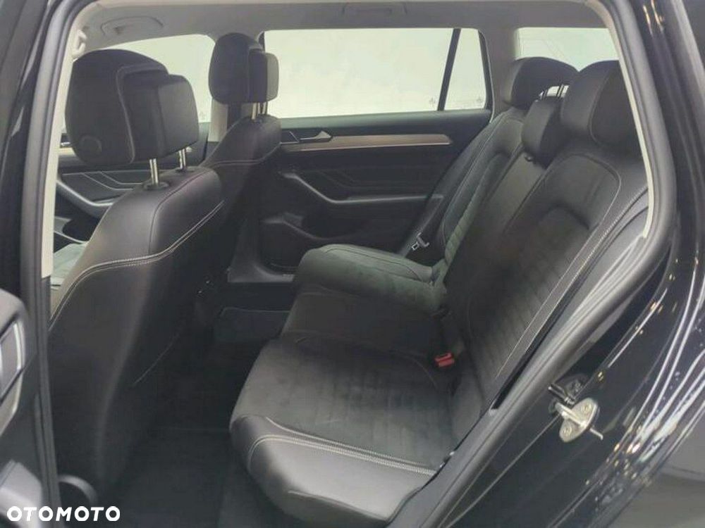Volkswagen Passat - 12