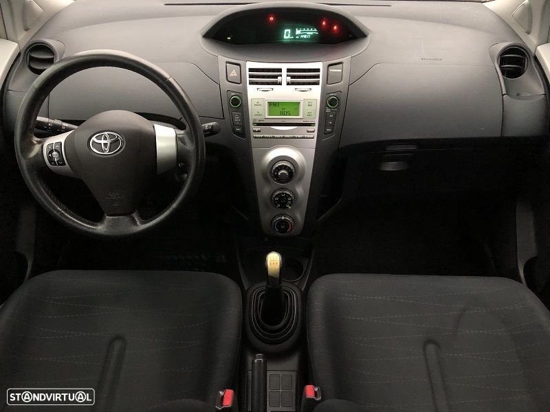 Toyota Yaris 1.0 VVT-i AC - 12