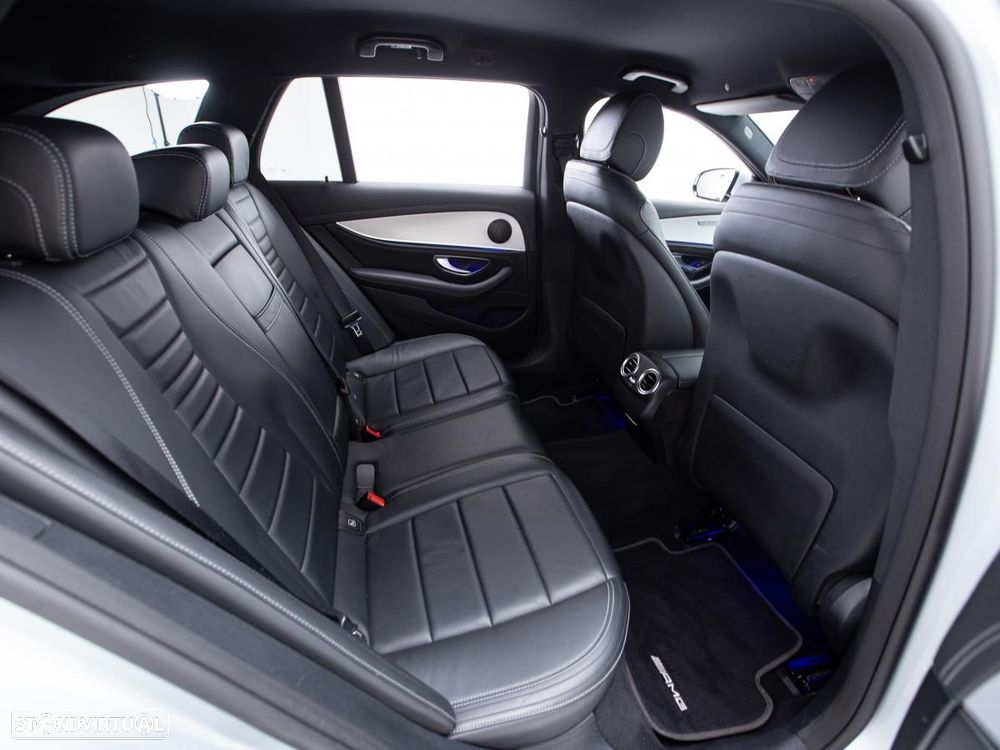 Mercedes-Benz E 300 de AMG Line - 12