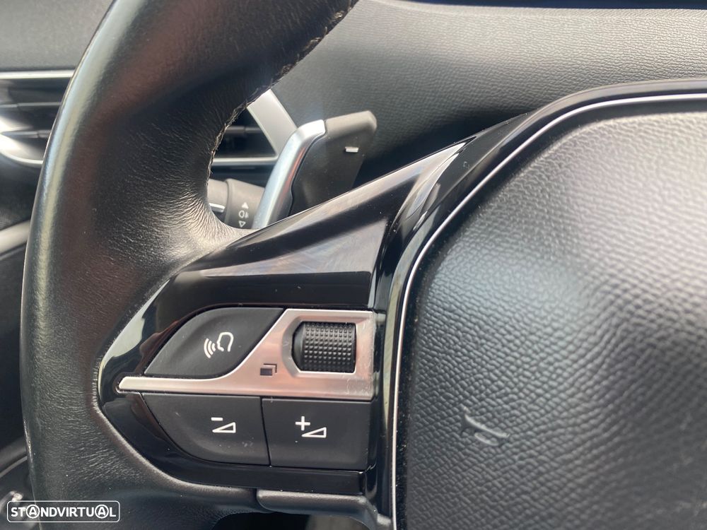 Peugeot 5008 1.5 BlueHDi Allure Pack EAT8 - 32