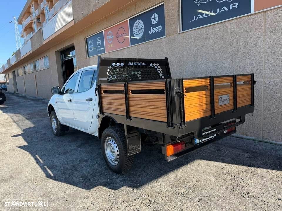 Mitsubishi L200 2.5 DI-D CD Invite 4WD - 4