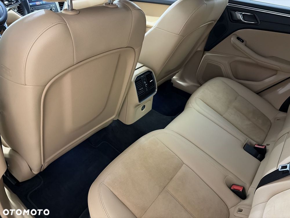 Porsche Macan Standard - 10