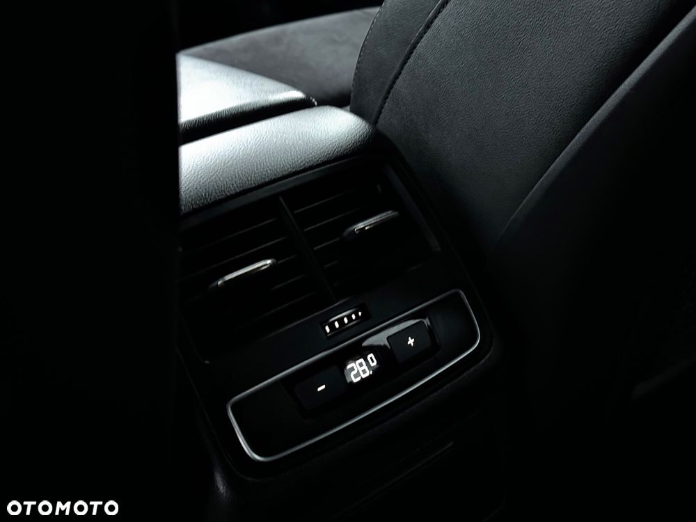 Audi A4 Avant 2.0 TDI Sport S tronic - 22