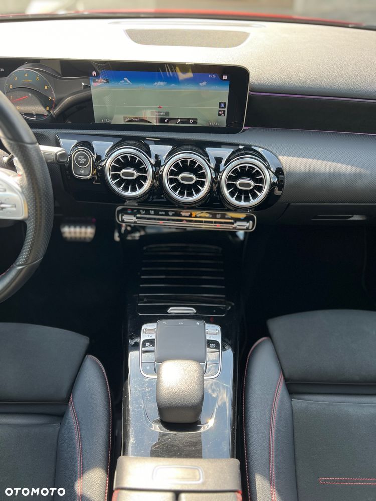 Mercedes-Benz Klasa A 220 4-Matic AMG Line 7G-DCT - 23