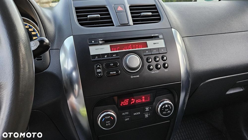 Suzuki SX4 1.6 Premium - 29
