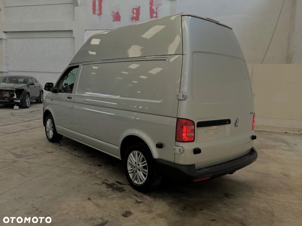 Volkswagen Transporter - 3
