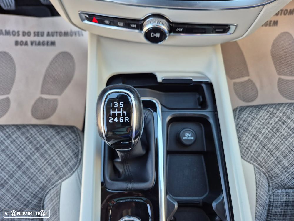 Volvo V60 2.0 D3 Momentum Plus - 36