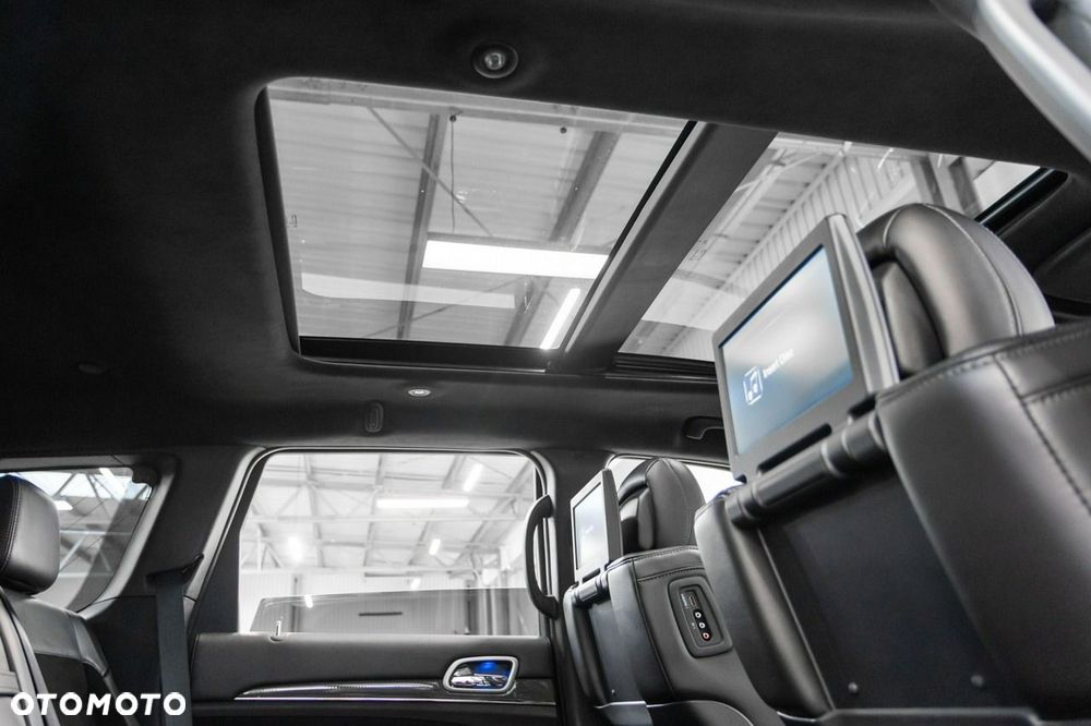 Jeep Grand Cherokee - 21