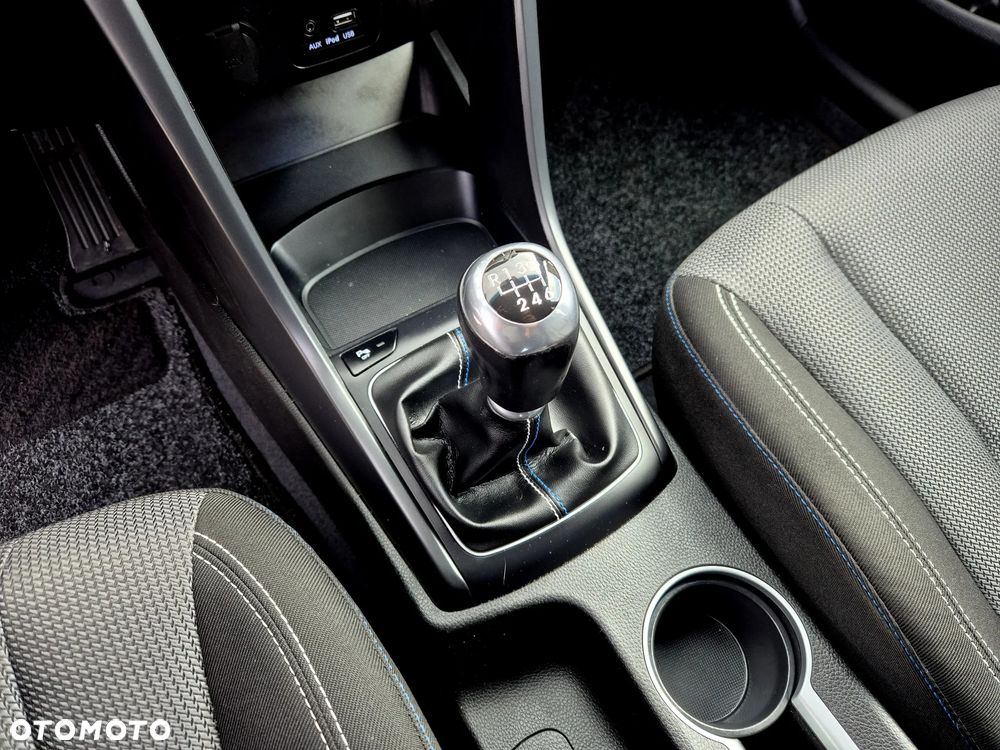 Hyundai i30 blue Kombi 1.6 GDi Passion - 34