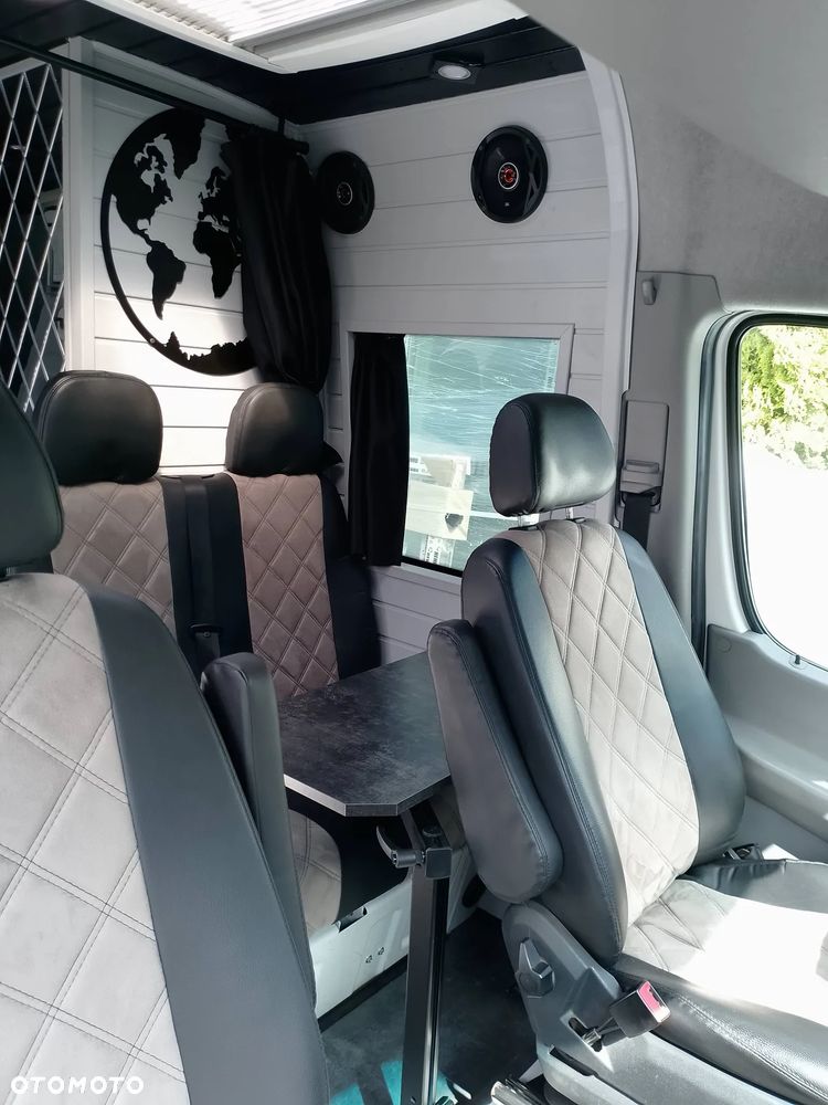 Mercedes-Benz Sprinter 319 - 4