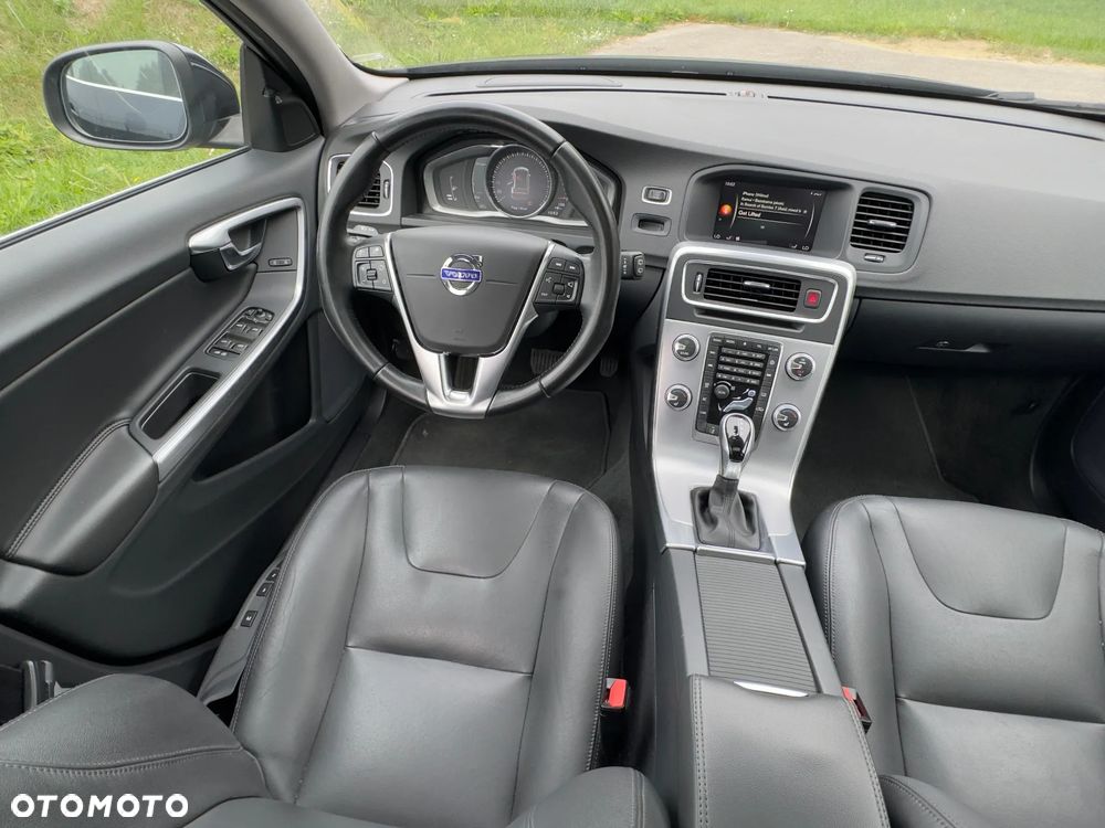 Volvo V60 D4 AWD Drive-E Dynamic Edition (Momentum) - 8
