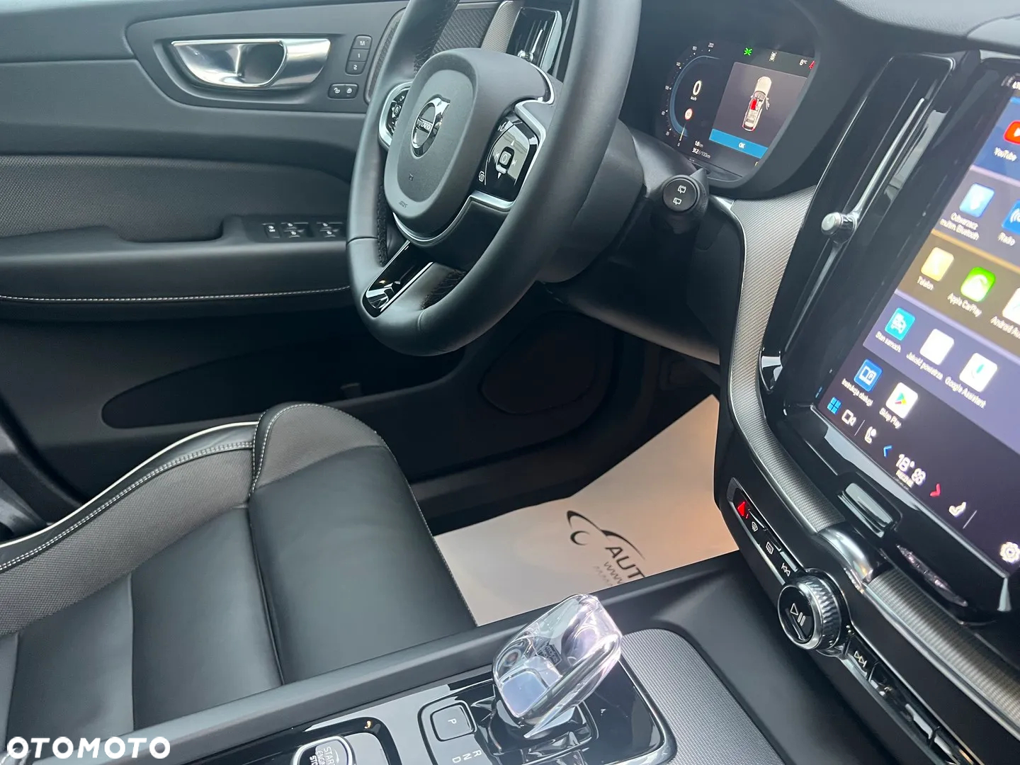 Volvo XC 60 B5 B AWD Plus Black Edition - 18