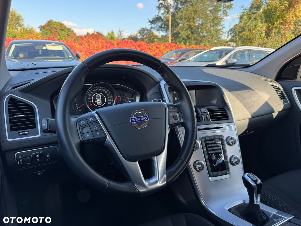 Volvo XC 60 D4 Drive-E Momentum - 24