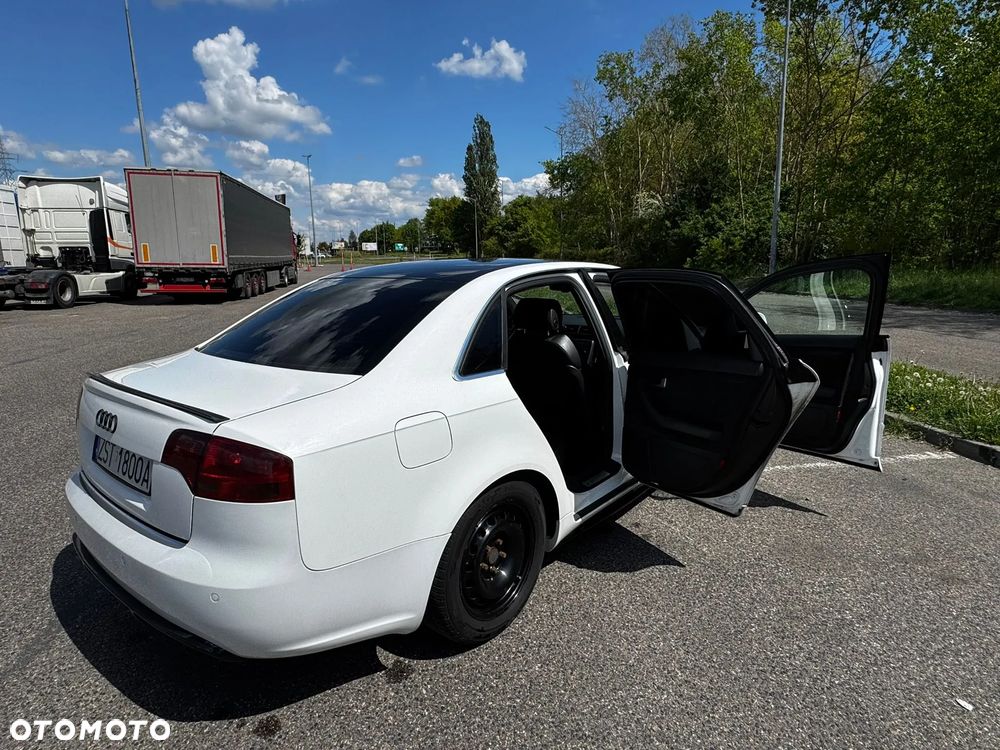 Audi A4 Limousine - 8