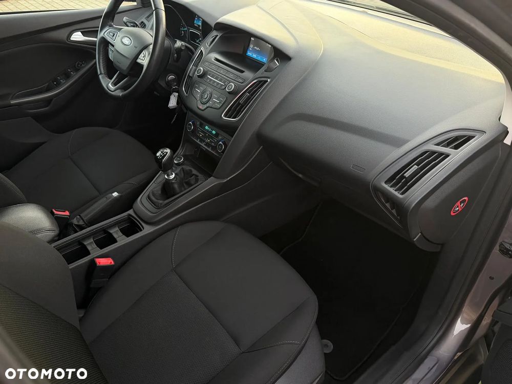 Ford Focus 1.0 EcoBoost Titanium - 16