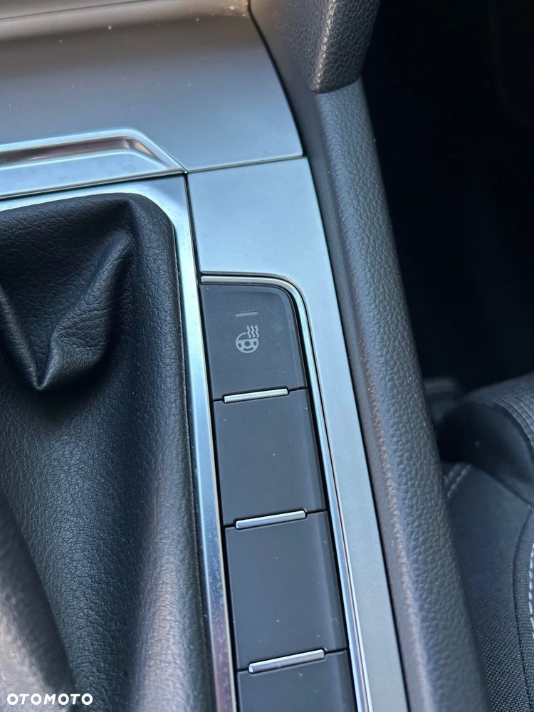 Volkswagen Passat 1.6 TDI BMT Comfortline - 13