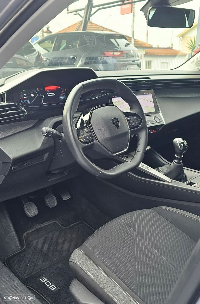 Peugeot 308 - 8