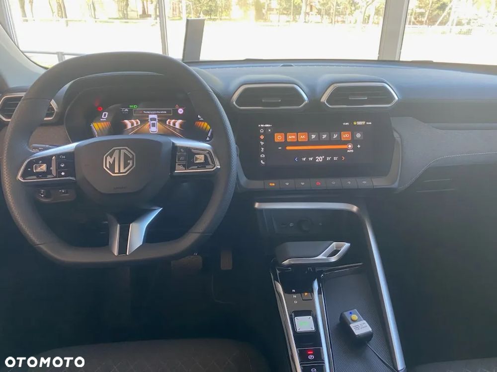 MG ZS Hybrid+ - 9