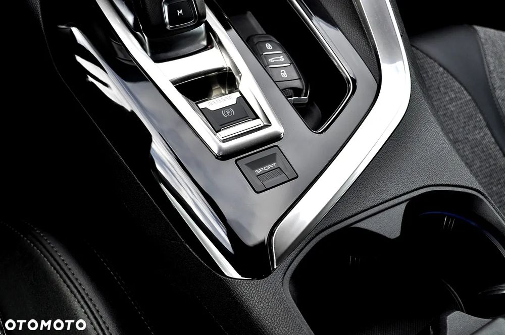 Peugeot 5008 1.5 BlueHDi Allure S&S EAT8 - 35