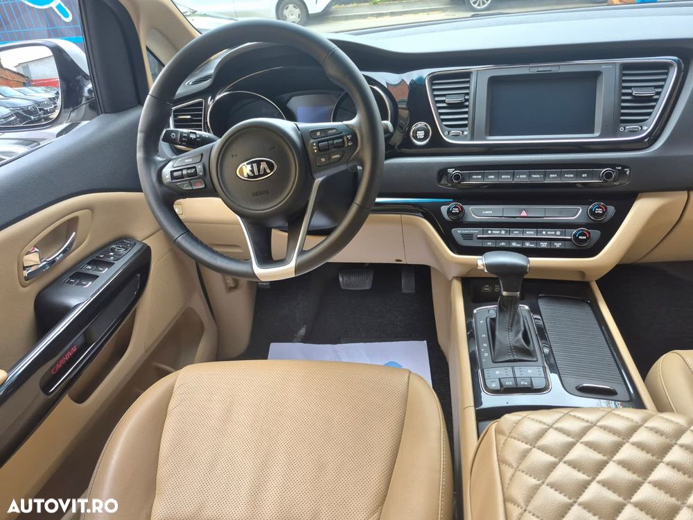 Kia Carnival - 15