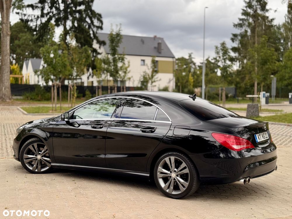 Mercedes-Benz CLA 200 AMG Line - 4