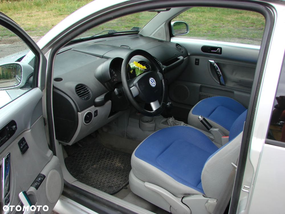 Volkswagen New Beetle - 12