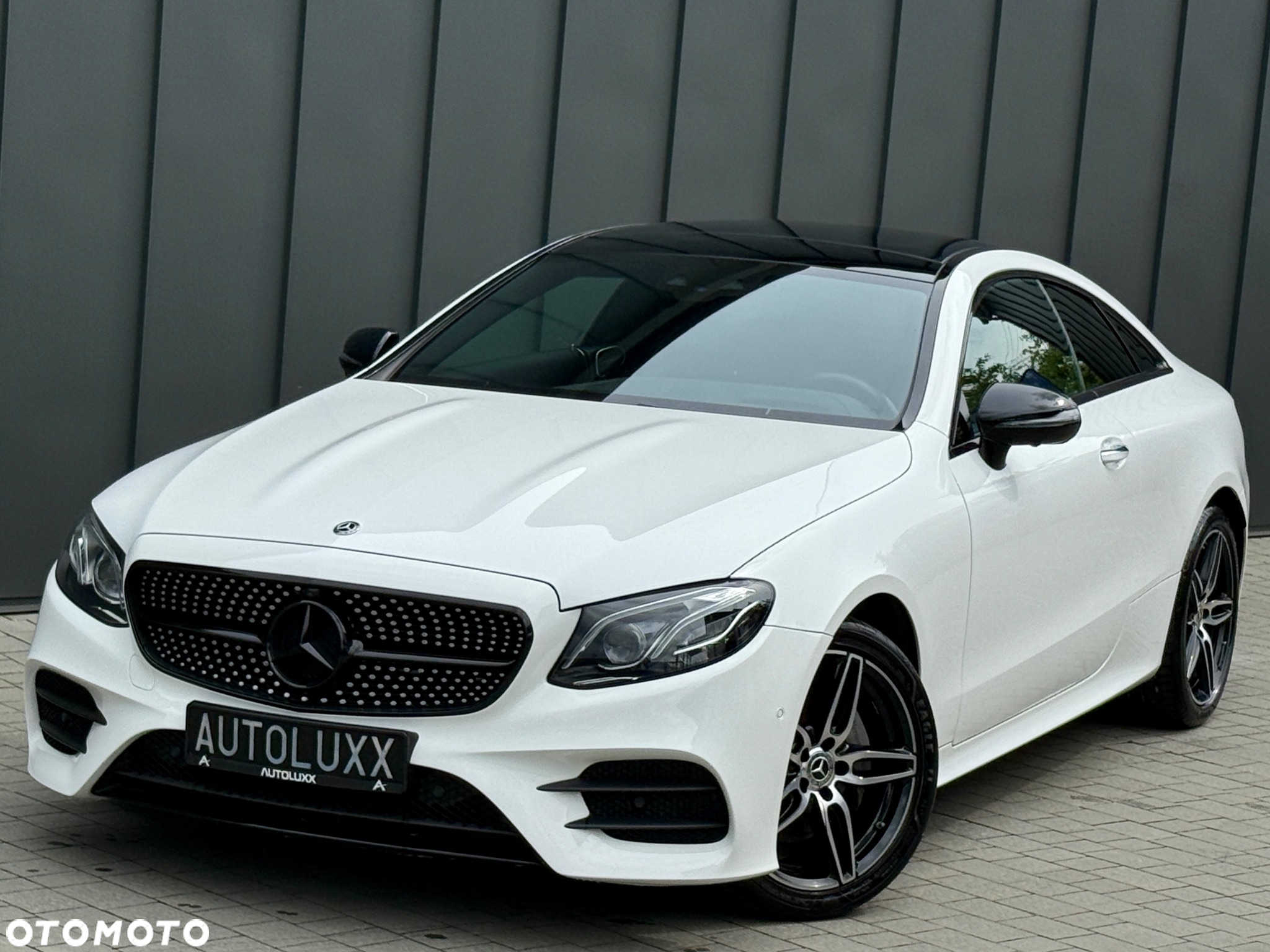 Mercedes-Benz Klasa E 220 d Coupe 4-Matic 9G-TRONIC - 4