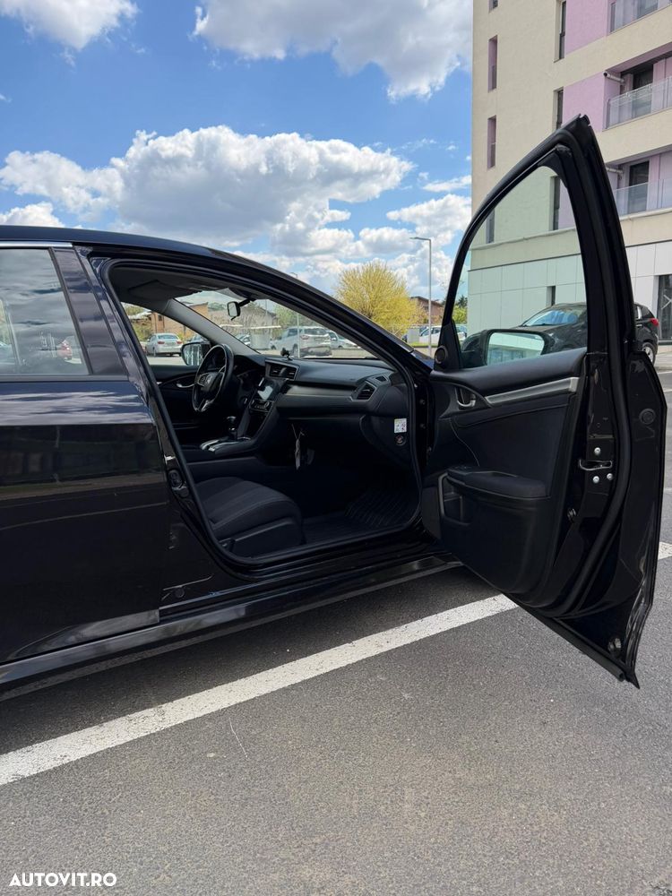 Honda Civic 1.5 VTEC Turbo Executive - 2