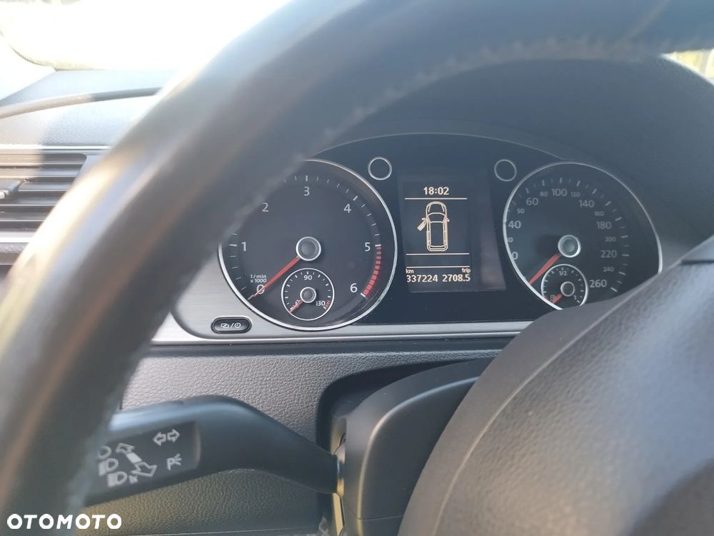 Volkswagen Passat 2.0 TDI DPF Comfortline - 9
