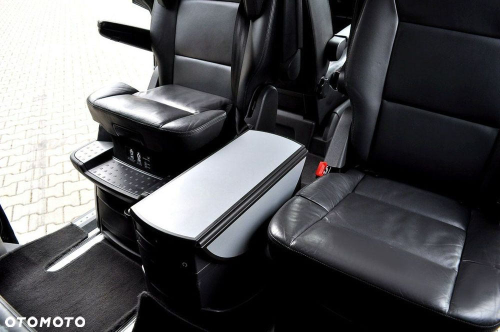 Volkswagen Multivan - 14